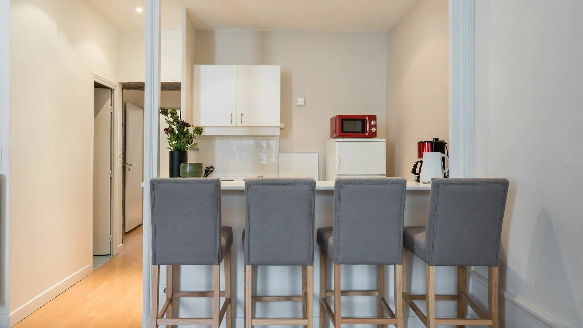 Honore - Hotel Pour Nomades Reveurs - Palais Grillet Lyon