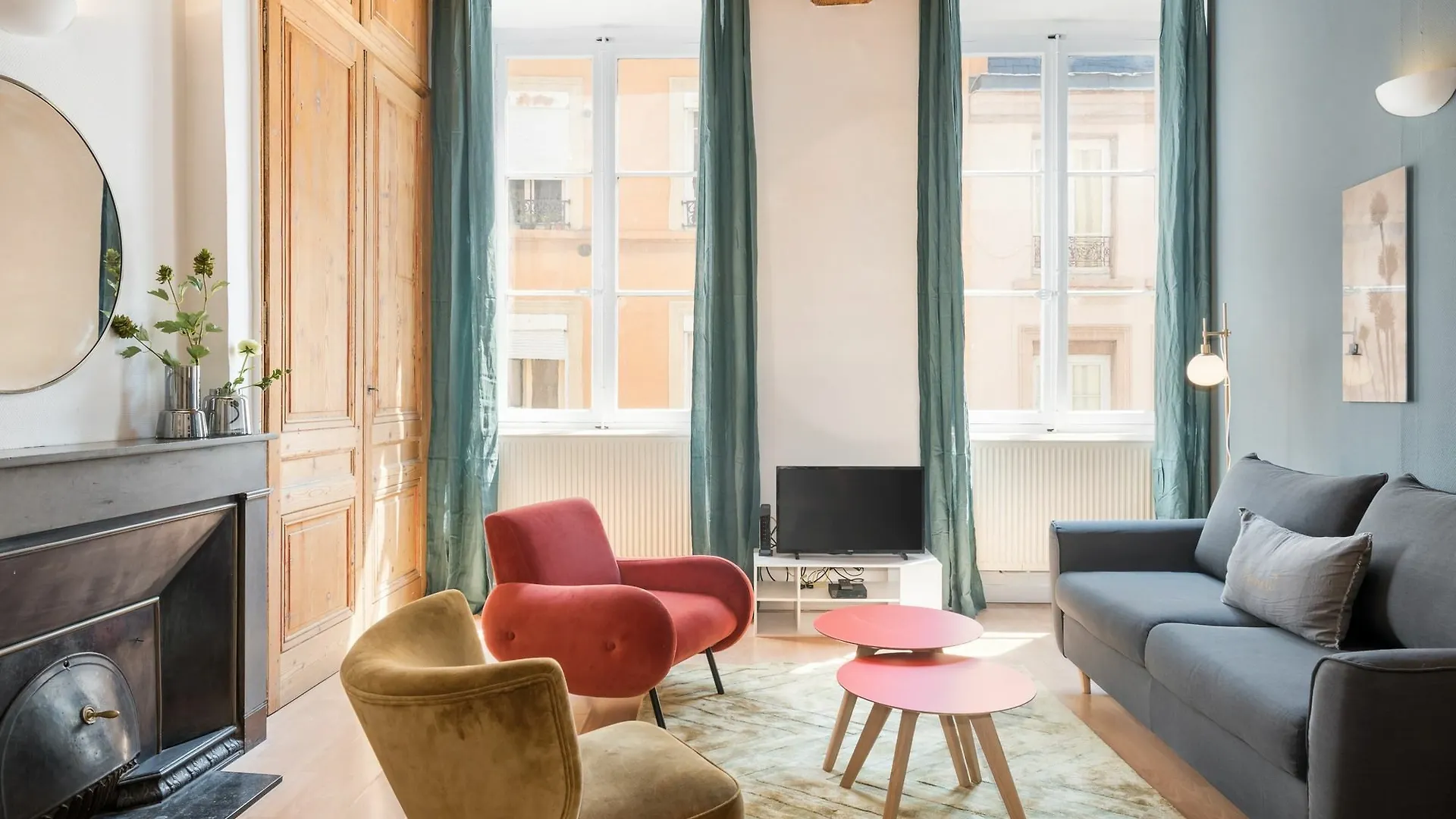 Honore - Hotel Pour Nomades Reveurs - Palais Grillet Lyon Apartment